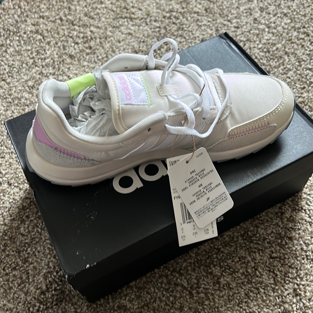 Adidas Retrorun Tennis Shoes